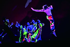 Cloud Gate Dance Theatre of Taiwan — 13 Tongues & Dust gallery image