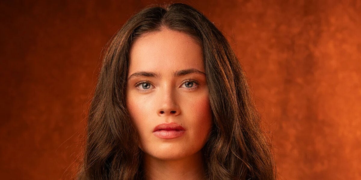 Mia Carragher to Star as Katniss Everdeen in The Hunger Games Stage Adaptation