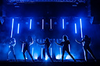 Production image of the company of QUEENZ, in QUEENZ.