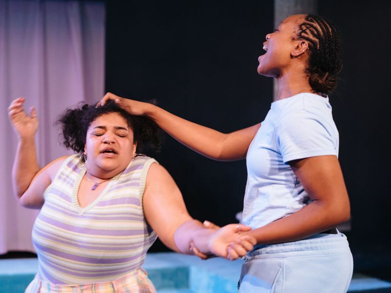 l-r Amber Grappy (Rey) and  Bukky Bakray (Funmi) in SLEEPOVA by at Bush Theatre. Photo credit Helen Murray.