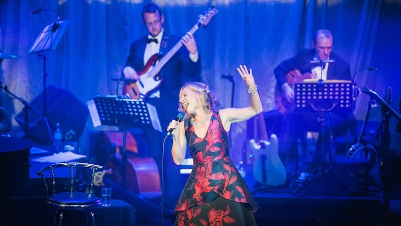 London Theatre Review: Liza Pulman Sings Streisand at the Lyric Theatre