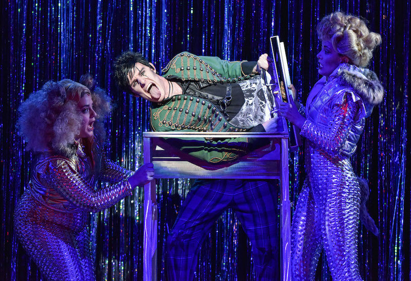 Review Roundup: Magic Goes Wrong at the Vaudeville Theatre