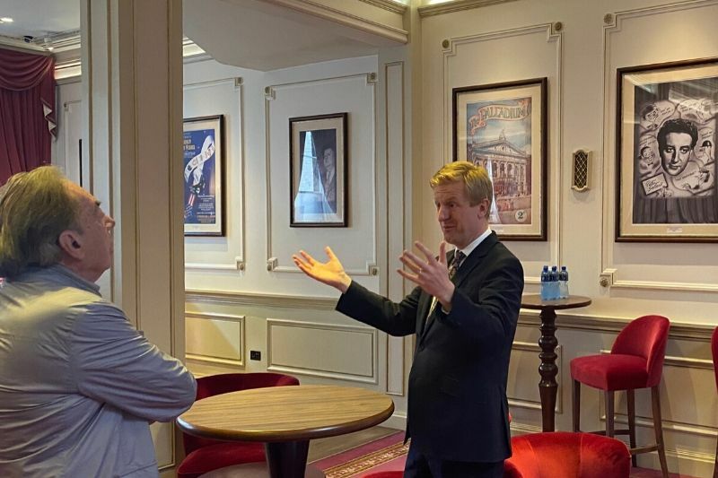 Oliver Dowden meets with Andrew Lloyd Webber to test safe shows at the London Palladium, says "panto season is key"