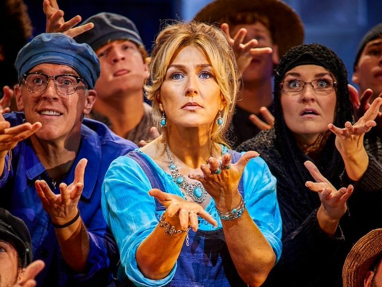 Check out the new cast of MAMMA MIA! | London Theatre Direct