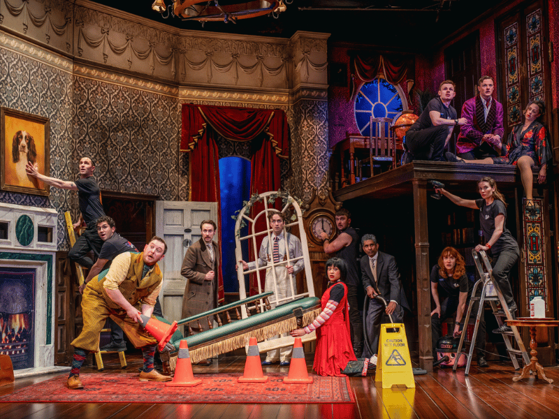 The play that goes wrong, entire cast image.