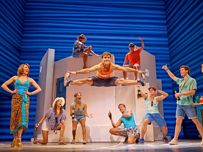 First look at the new cast of MAMMA MIA!